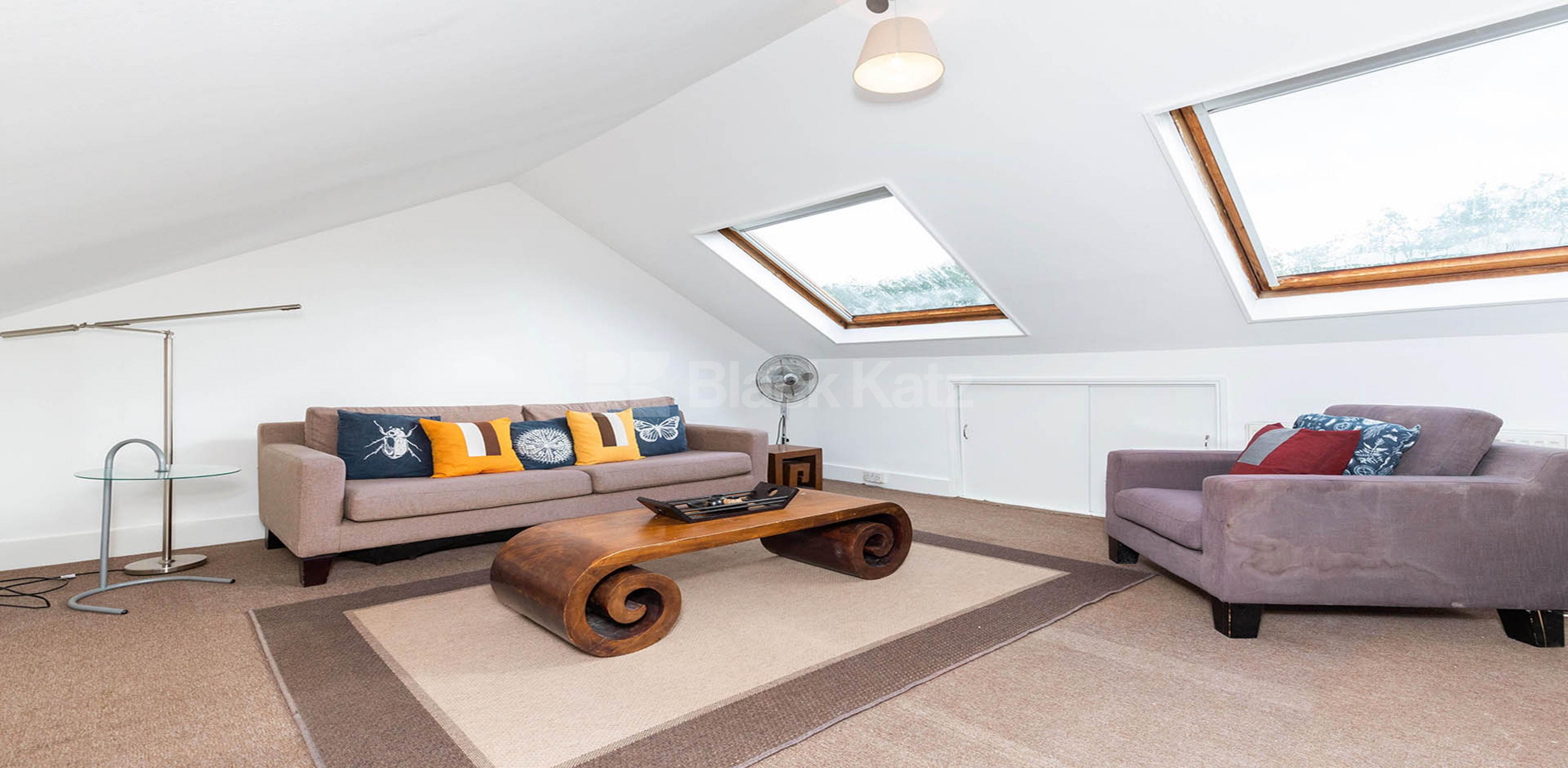 			Large Study, 2 Bedroom, 1 bath, 1 reception Flat			 Barratt Avenue, Alexandra Palace N22